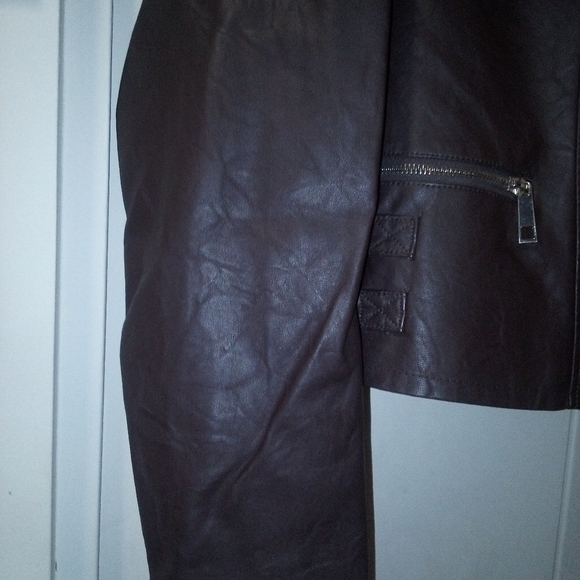 Women's Jacket - Picture 12 of 13